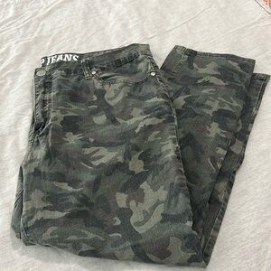 Camp Mid-Rise Cropped Jeans